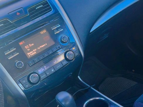 Used 2013 Nissan Altima 2.5 SV image 9