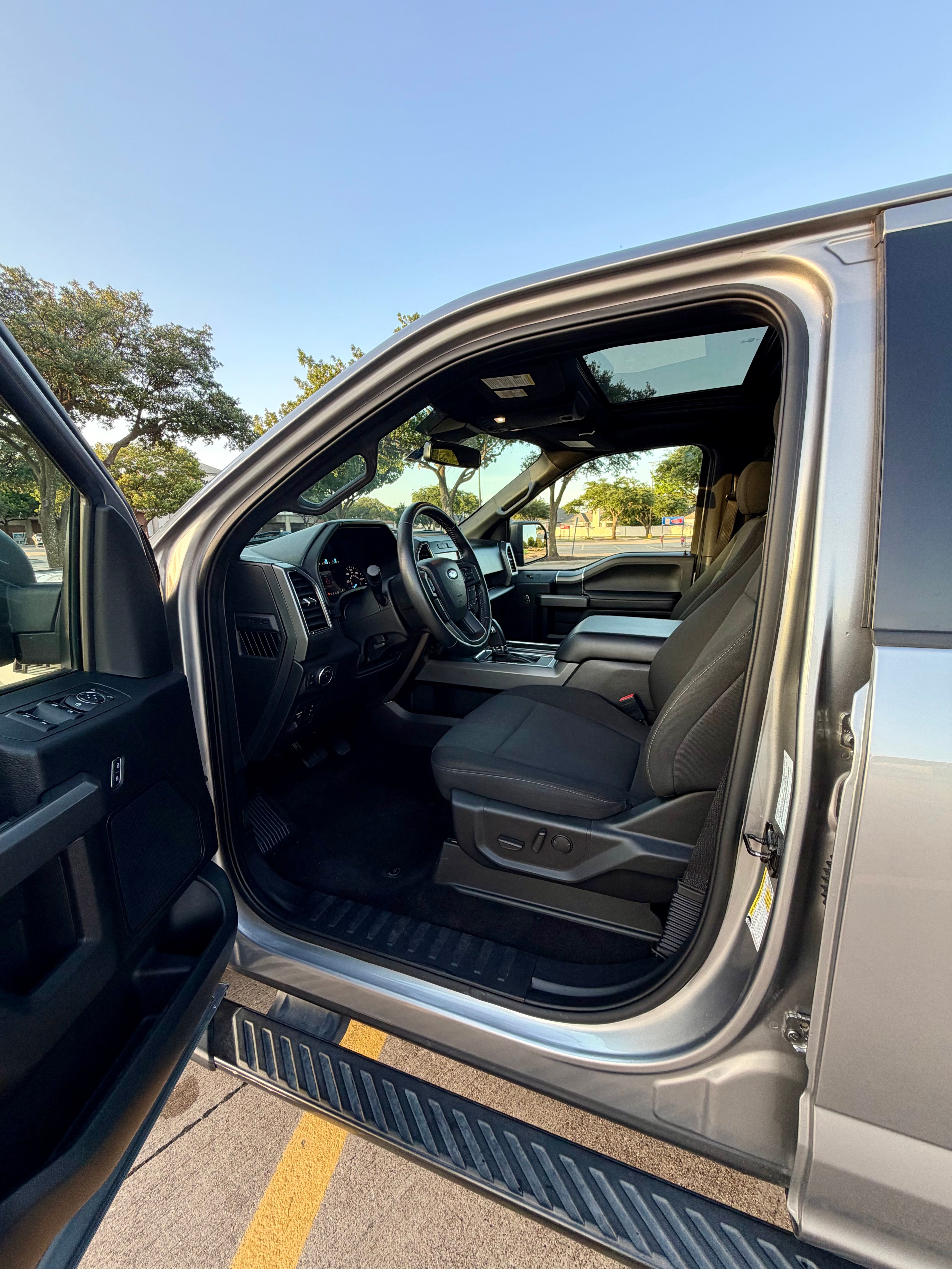 Used 2020 Ford F150 XLT w/ Equipment Group 302A Luxury AWD/4WD image 24