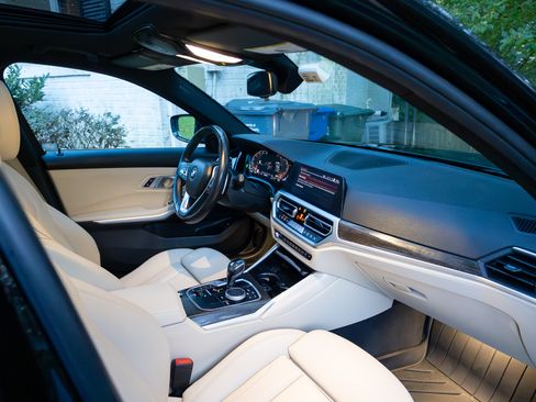 Used 2020 BMW 330i Sedan w/ Convenience Package image 19