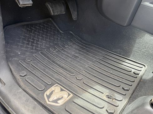Used 2011 RAM 1500 Sport RWD image 17