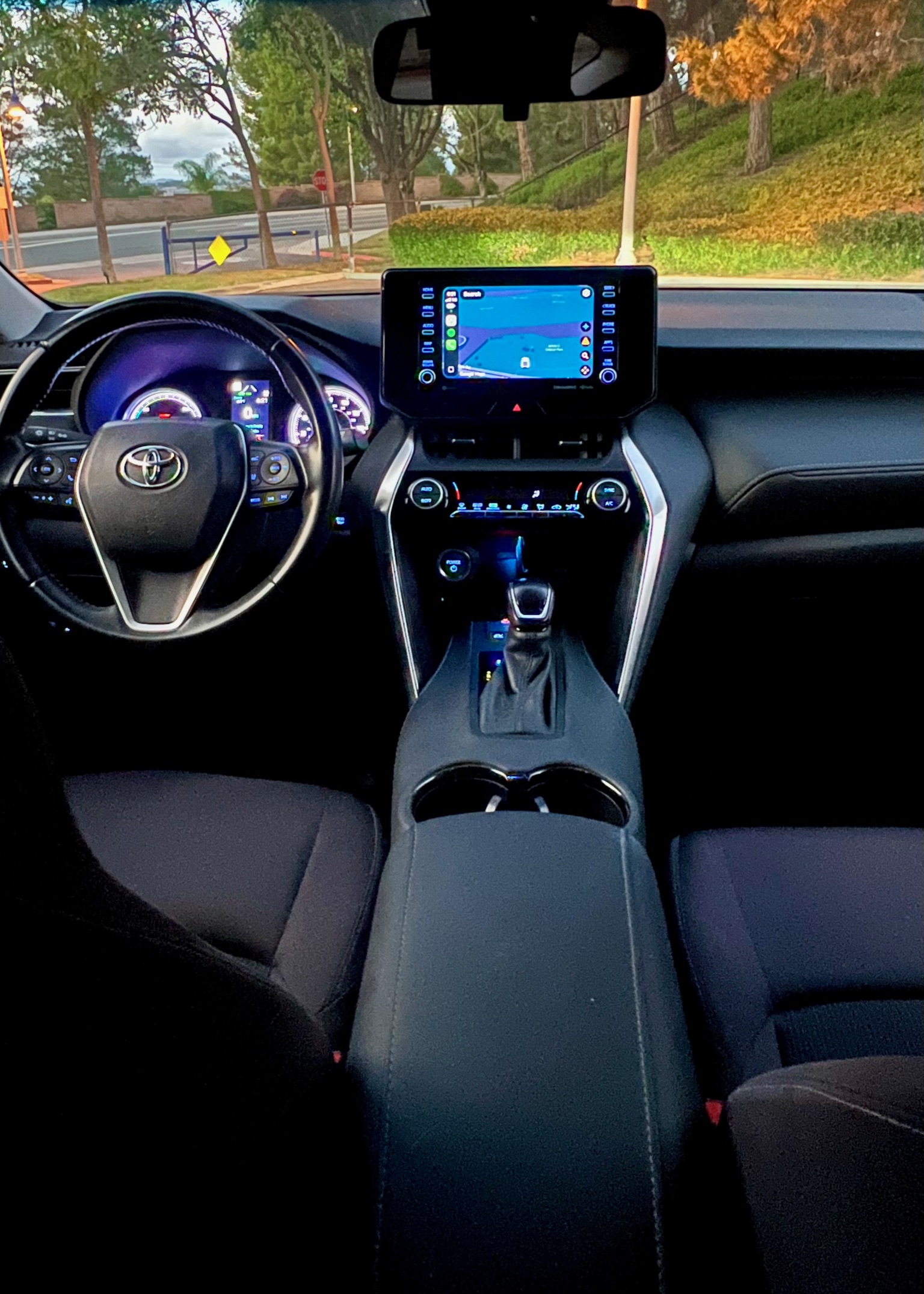 Used 2021 Toyota Venza LE w/ Carpet Mat Package (TMS) AWD/4WD image 24
