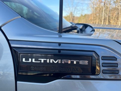 Used 2025 GMC Sierra 2500 Denali Ultimate image 4