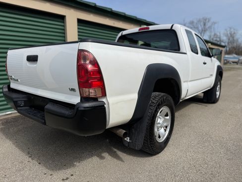 Used 2015 Toyota Tacoma 4x4 Access Cab V6 image 4