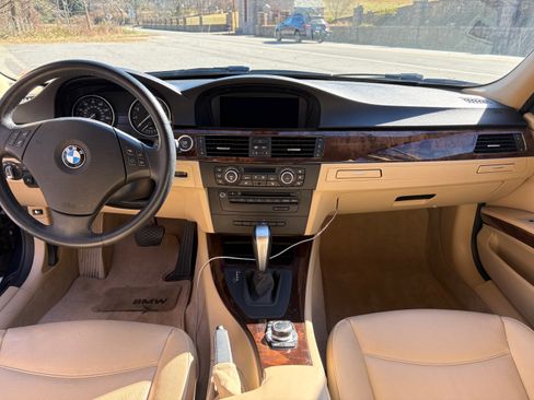 Used 2010 BMW 328i xDrive Sedan image 10