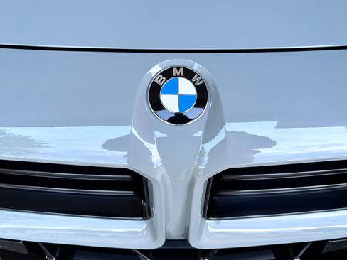 Used 2024 BMW M2 w/ Lighting Package image 25