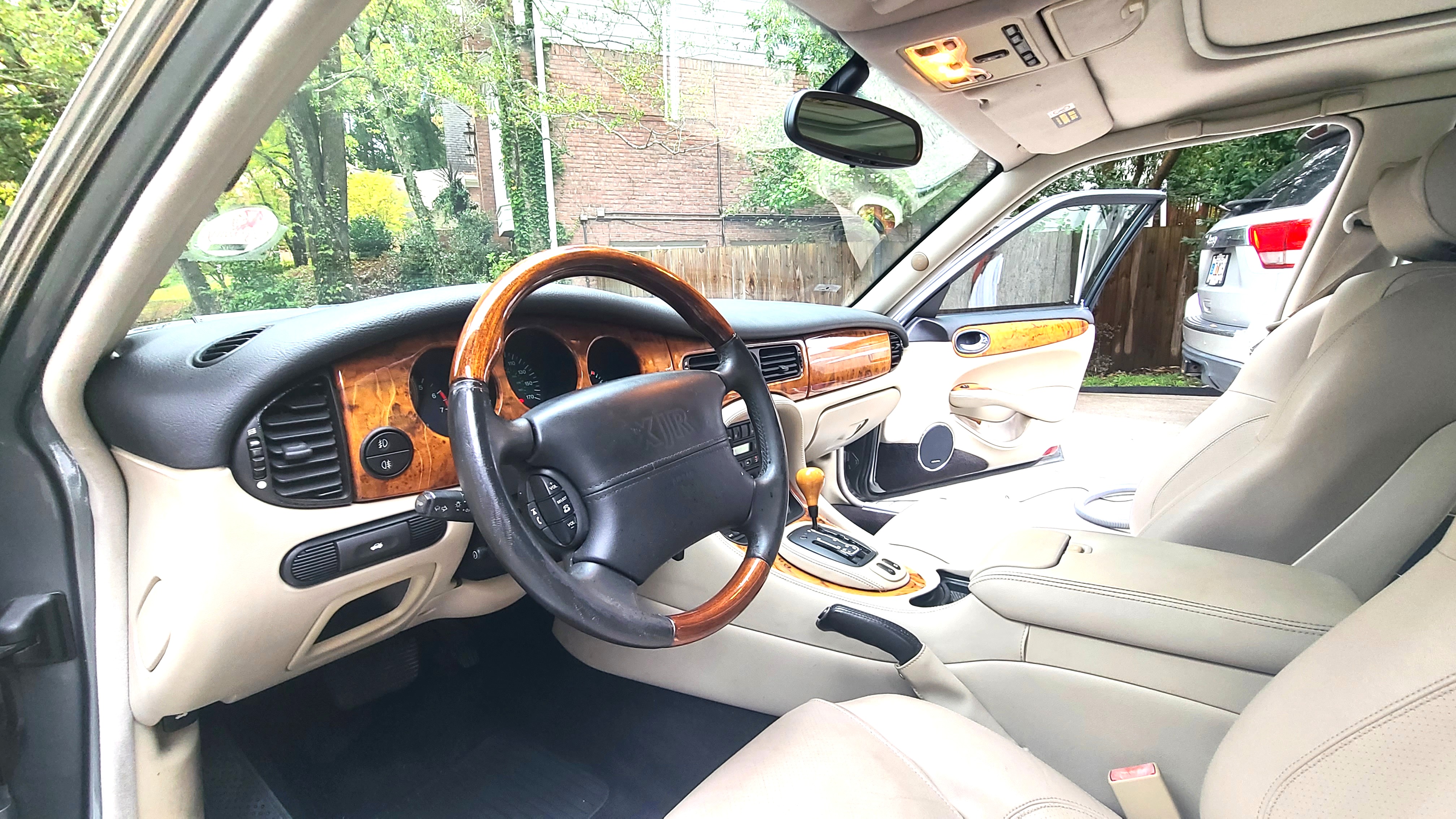 Used 2003 Jaguar XJ8 RWD image 13