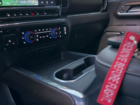 Used 2024 Chevrolet Silverado 2500 High Country w/ Technology Package AWD/4WD image 12