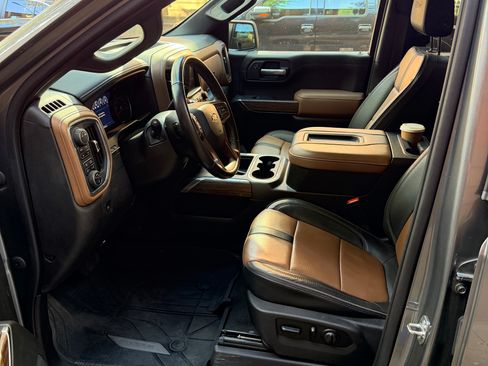 Used 2021 Chevrolet Silverado 1500 High Country w/ Technology Package image 10