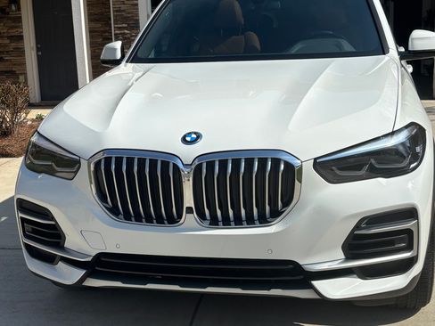 Used 2023 BMW X5 xDrive45e image 1