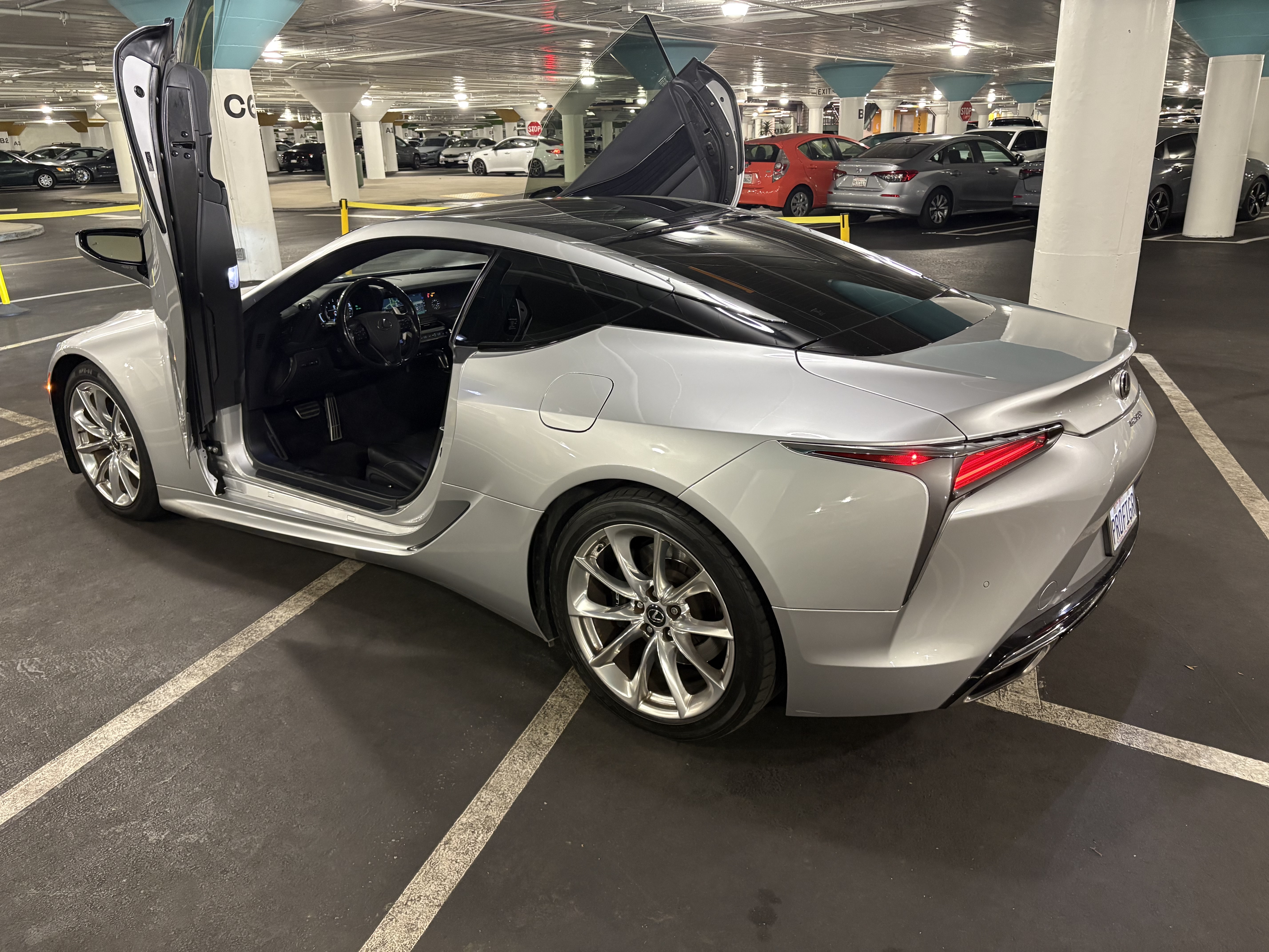 Used 2018 Lexus LC 500 Coupe w/ Touring Package RWD image 9