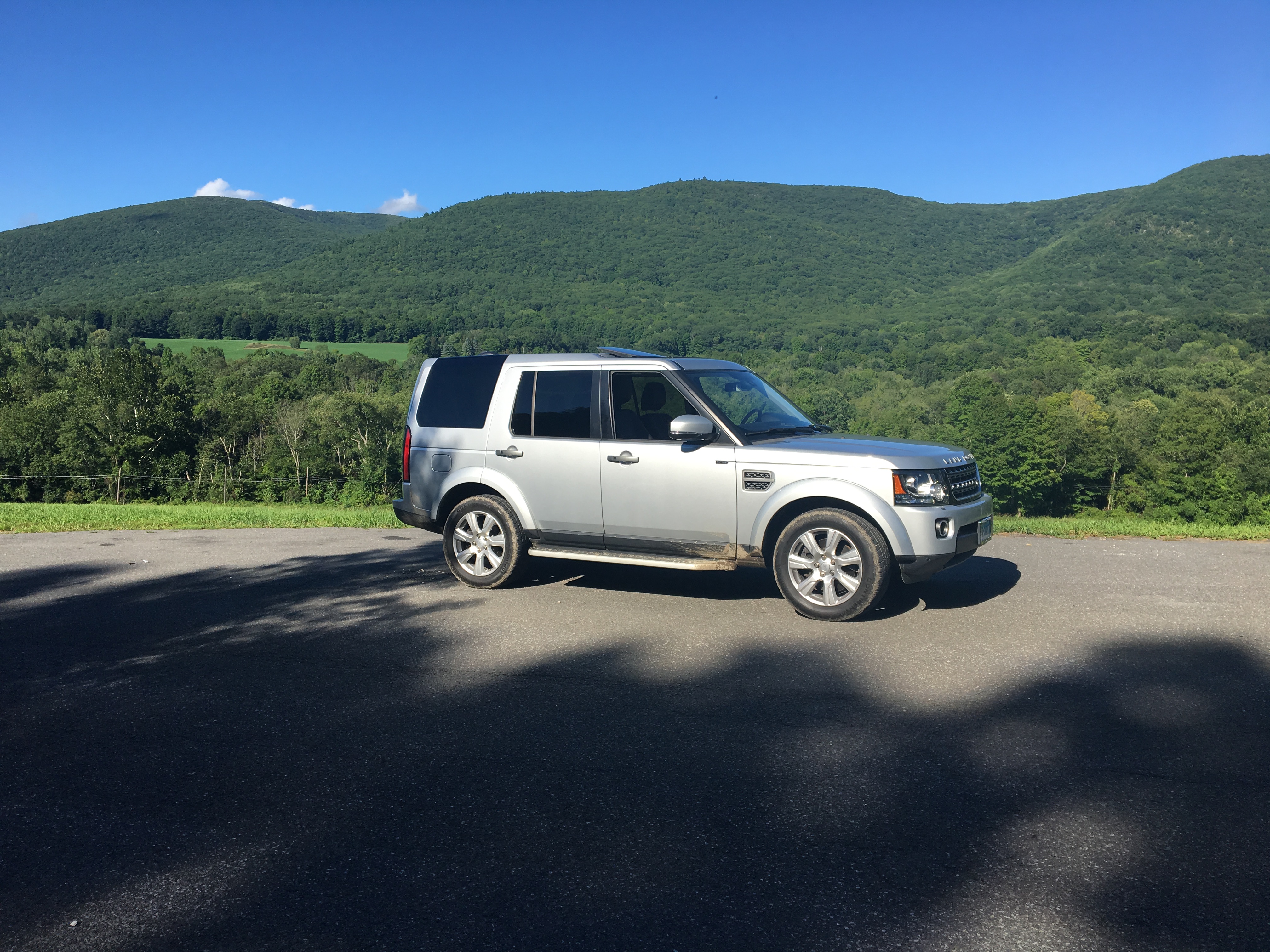 Used 2015 Land Rover LR4 HSE AWD/4WD image 6