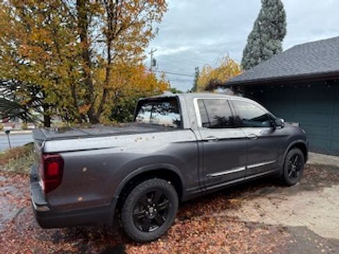 Used 2018 Honda Ridgeline RTL-E image 2