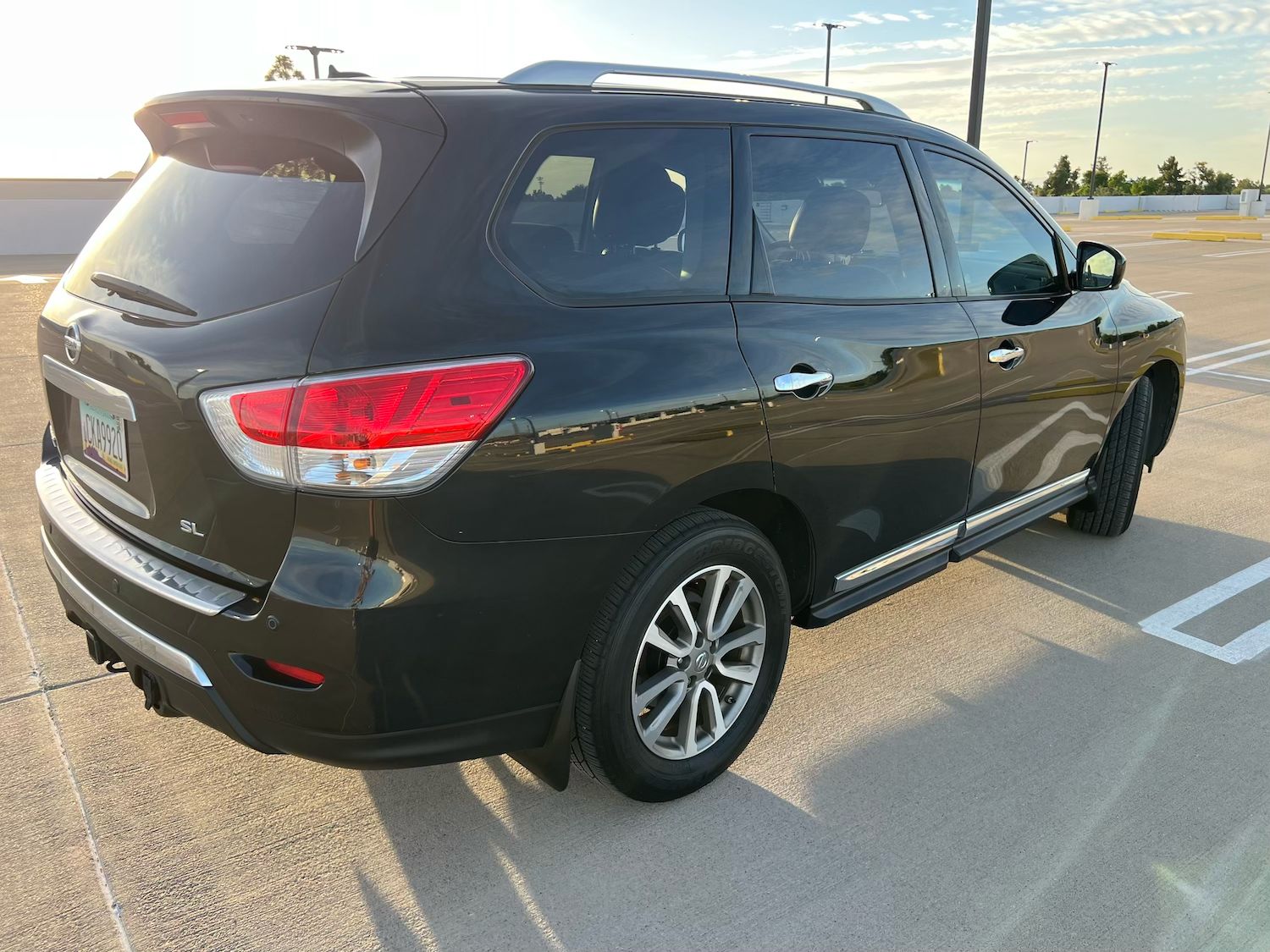 Used 2016 Nissan Pathfinder SL w/ SL Tech Package FWD image 6