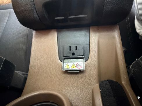 Used 2016 Jeep Wrangler Sahara w/ Connectivity Group AWD/4WD image 11