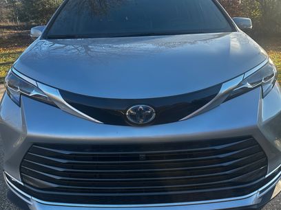 Used 2023 Toyota Sienna Platinum