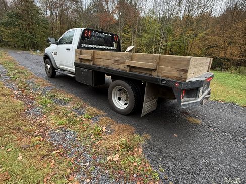 Used 2017 RAM 5500 Tradesman w/ Payload Upgrade Package AWD/4WD image 10