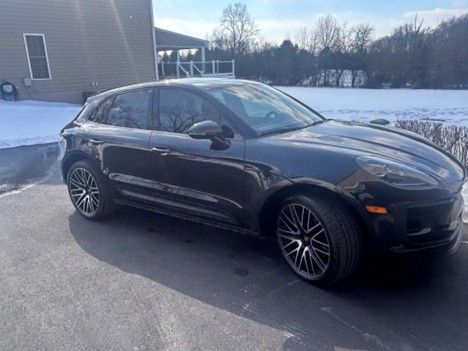 Used 2024 Porsche Macan S AWD/4WD image 2