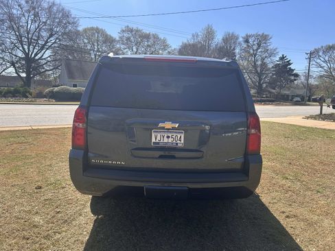 Used 2020 Chevrolet Suburban LT image 9