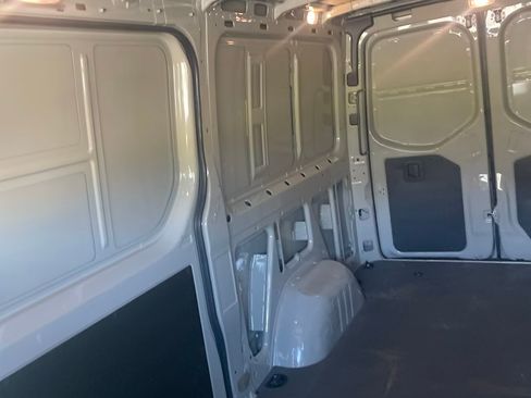 Used 2021 Mercedes-Benz Sprinter 2500 image 10