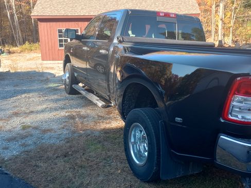 Used 2021 RAM 3500 Tradesman w/ Max Tow Package image 4