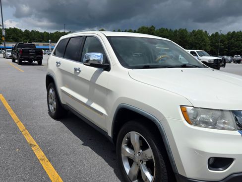 Used 2012 Jeep Grand Cherokee Overland AWD/4WD image 5