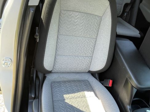 Used 2022 Chevrolet Equinox LS image 25