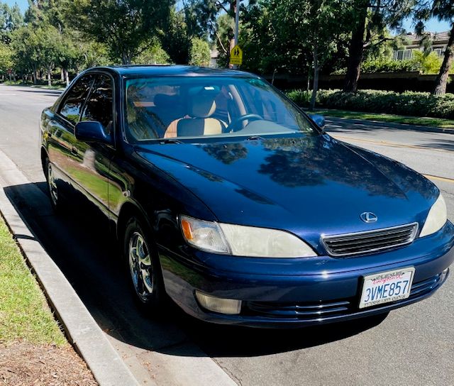 Used 1997 Lexus ES 330 w/ Leather Trim Pkg FWD image 4