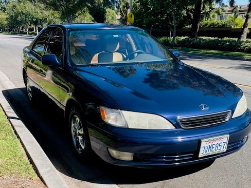 Used 1997 Lexus ES 330 w/ Leather Trim Pkg FWD image 4