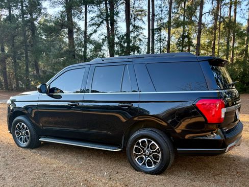 Used 2022 Ford Expedition XLT image 5