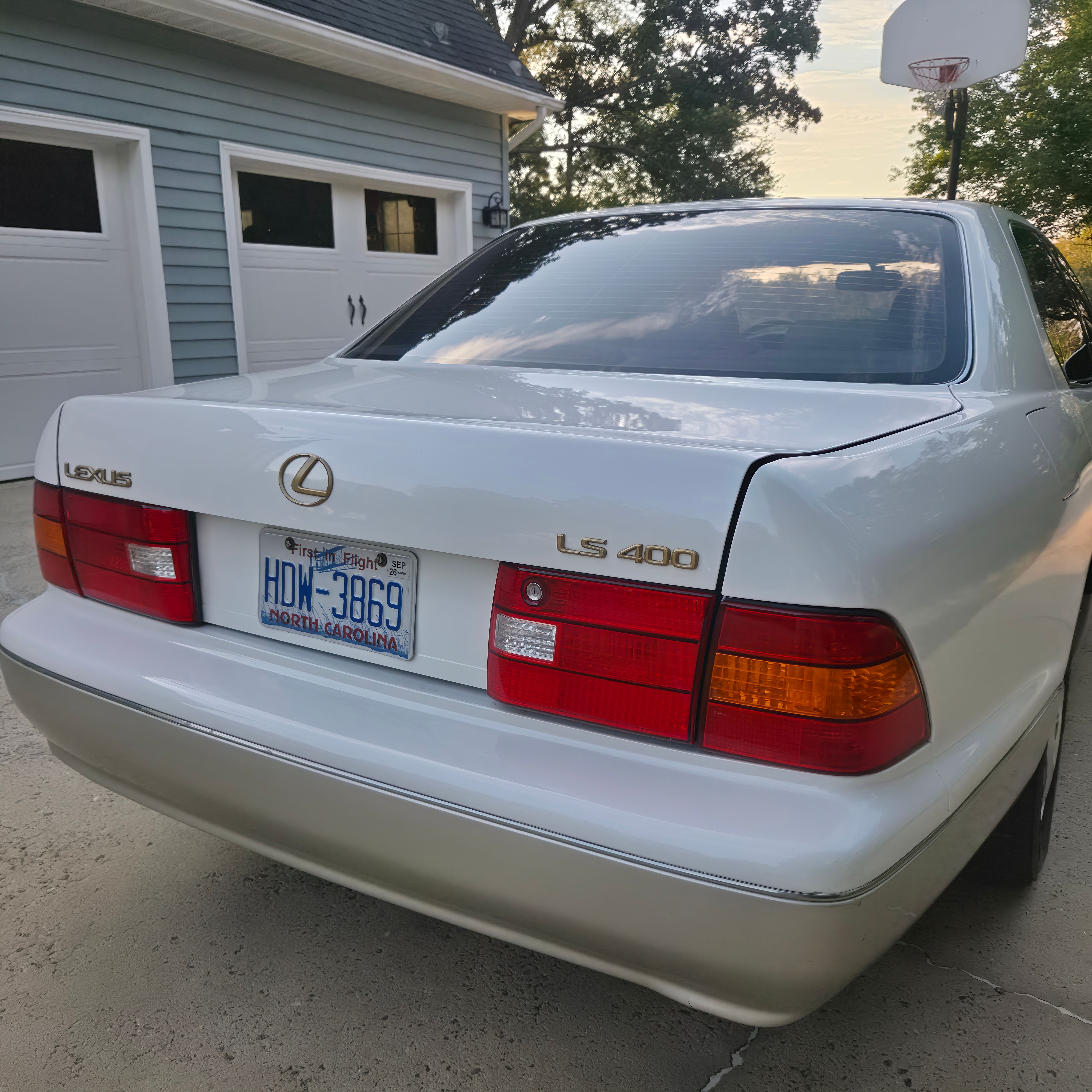 Used 1998 Lexus LS 400 RWD image 12