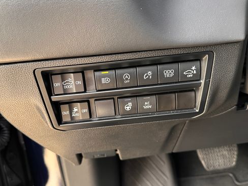 Used 2023 Toyota Tundra Platinum image 27