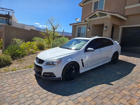 Used 2015 Chevrolet SS image 1