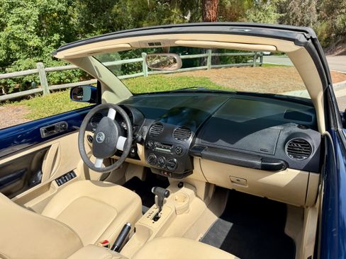 Used 2004 Volkswagen Beetle GLS FWD image 13