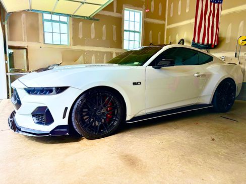 Used 2024 Ford Mustang GT Premium w/ GT Performance Package image 15