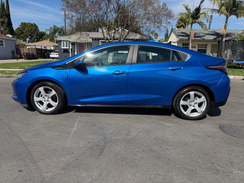 Used 2017 Chevrolet Volt LT w/ Comfort Package image 1