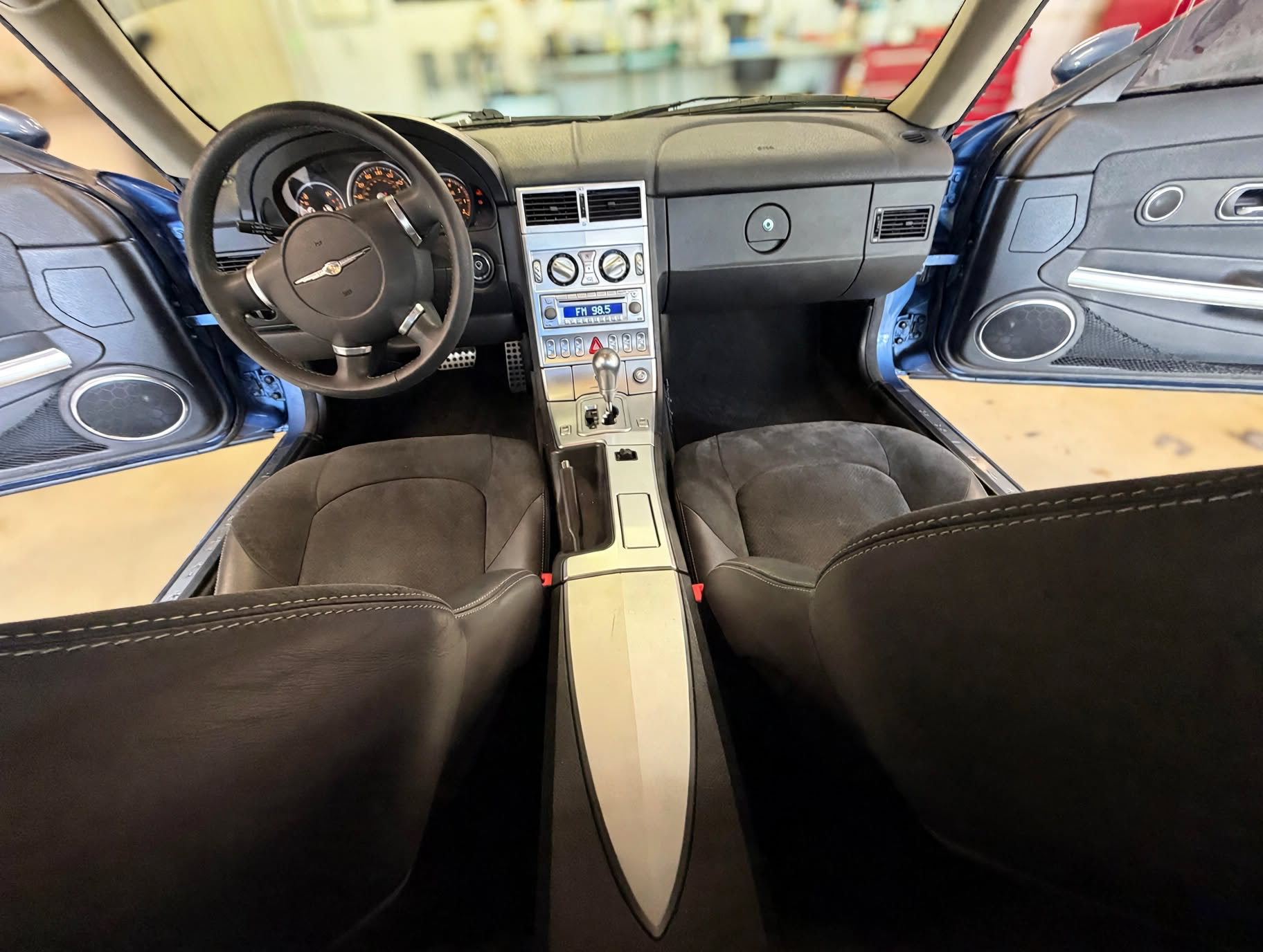 Used 2005 Chrysler Crossfire SRT-6 RWD image 18