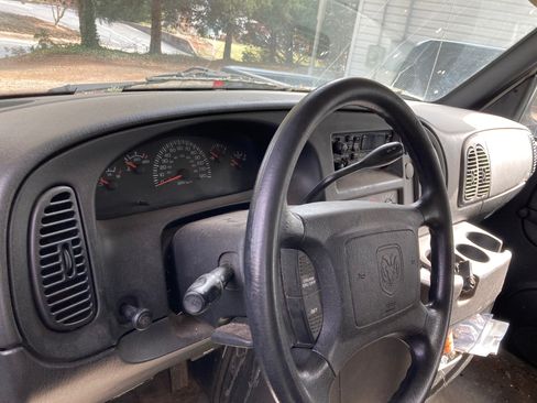 Used 2003 Dodge B1500 image 14