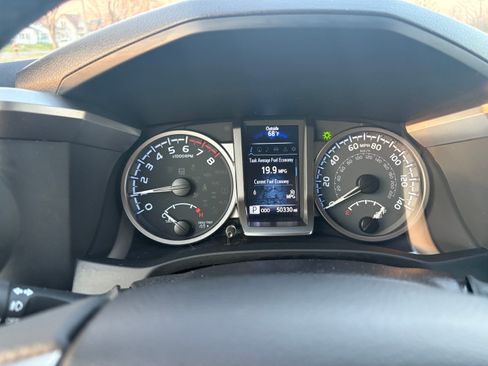 Used 2023 Toyota Tacoma Limited image 12