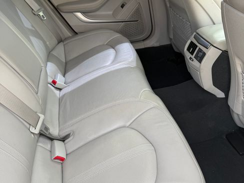 Used 2010 Cadillac CTS Luxury image 11
