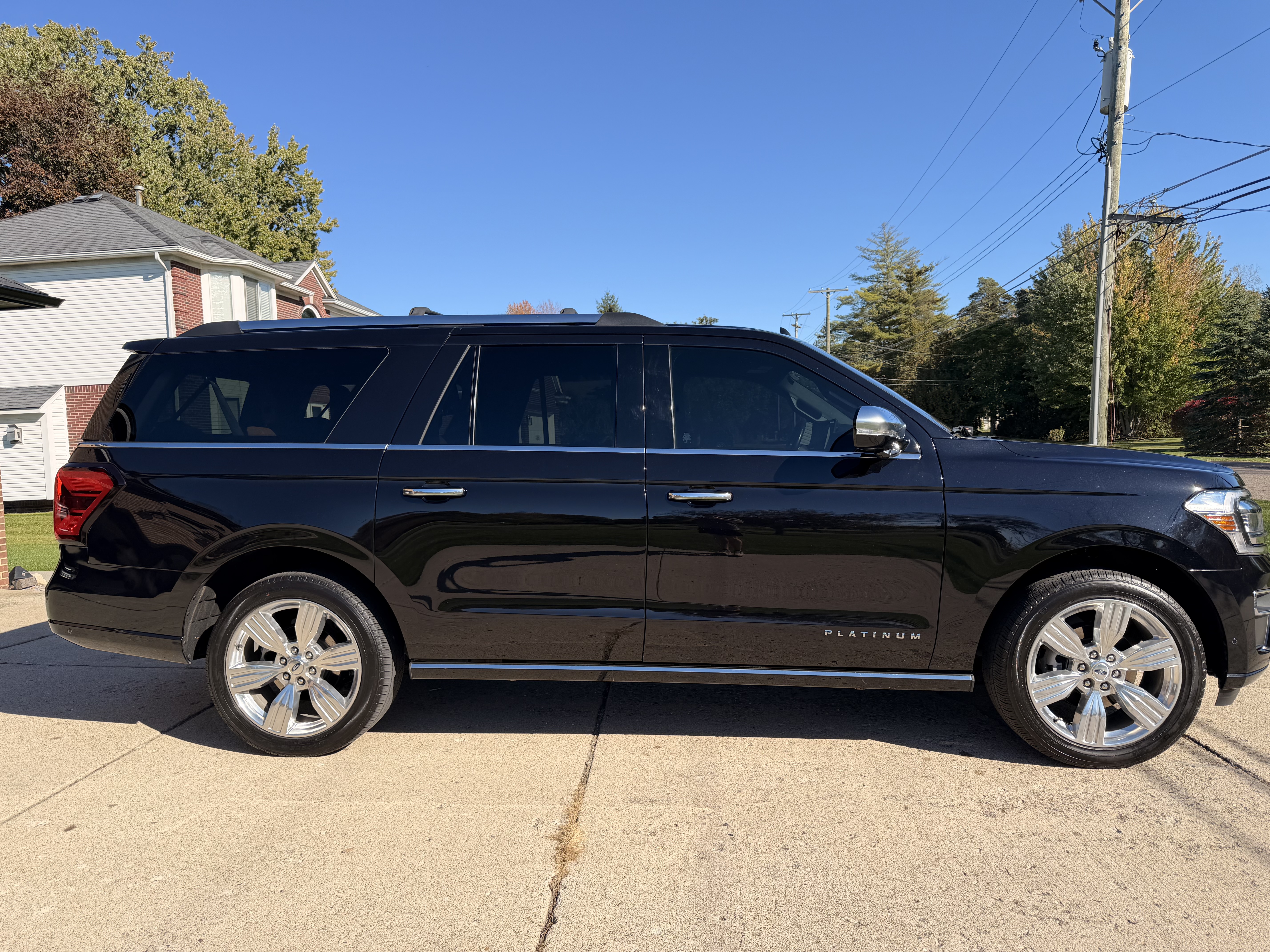 Used 2024 Ford Expedition Max Platinum AWD/4WD image 6