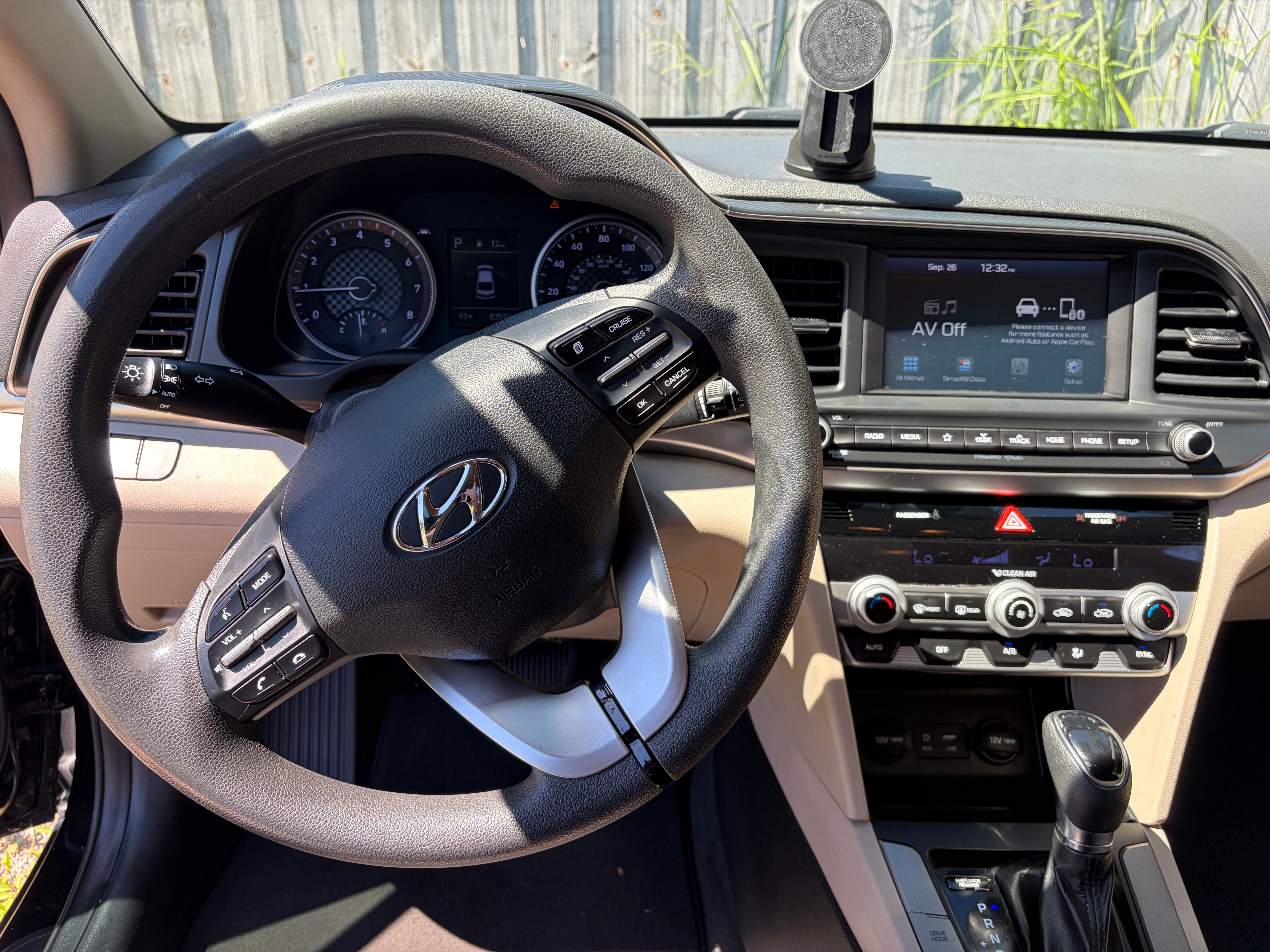 Used 2020 Hyundai Elantra SEL w/ Cargo Package (C1) FWD image 5