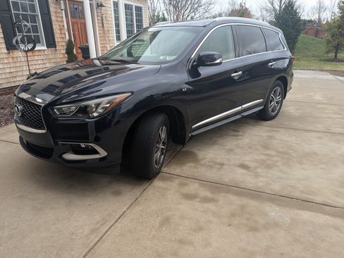 Used 2016 INFINITI QX60 AWD w/ Premium Package image 4