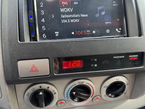 Used 2009 Toyota Tacoma PreRunner image 14