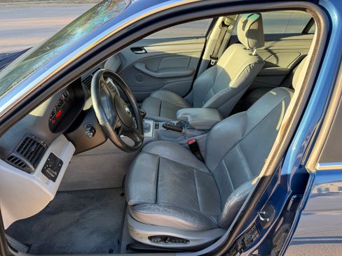 Used 2002 BMW 330i Sedan image 11