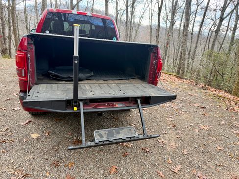 Used 2017 Ford F150 Lariat w/ Equipment Group 502A Luxury image 10