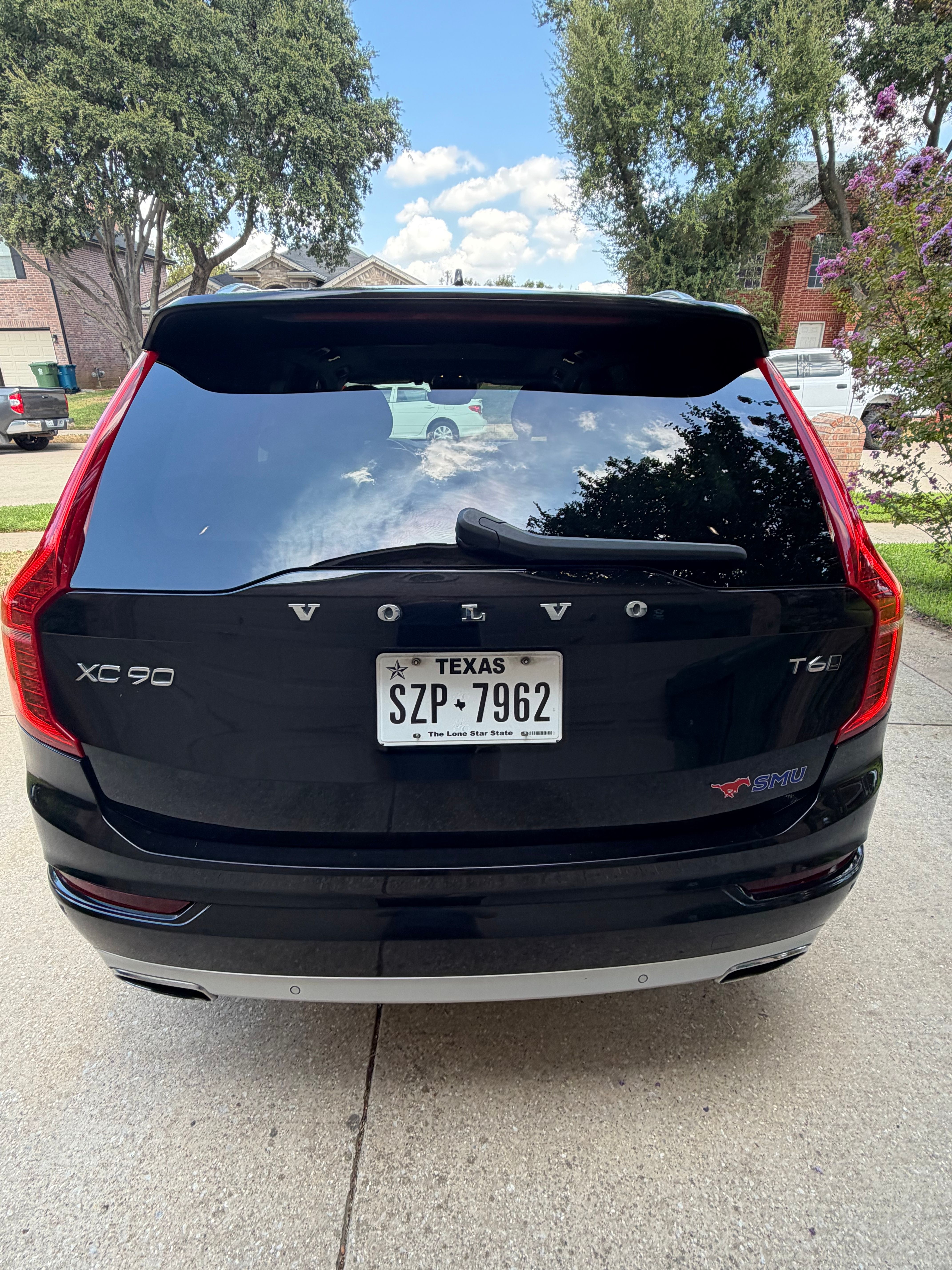 Used 2020 Volvo XC90 T6 Momentum w/ Protection Package AWD/4WD image 6