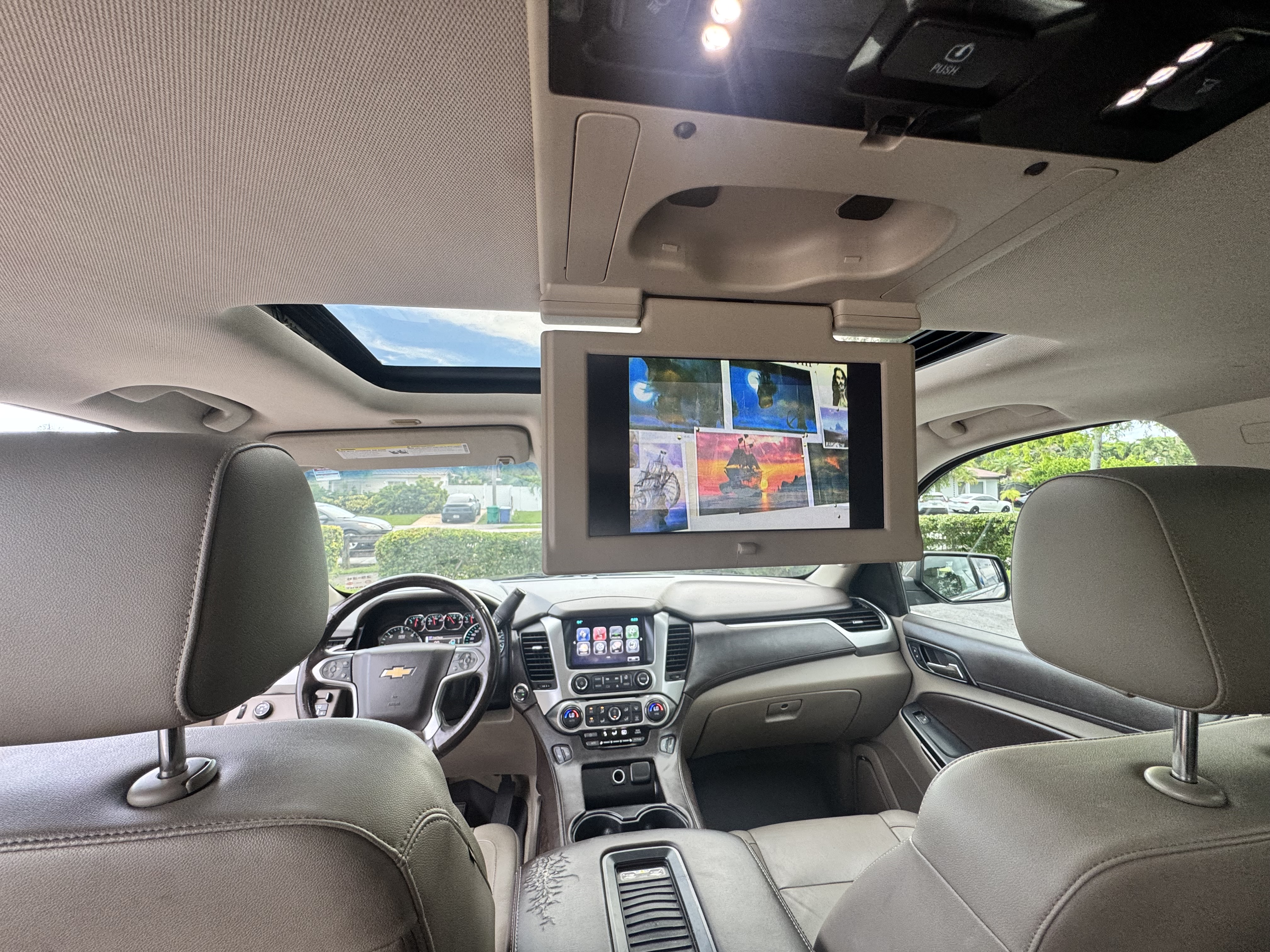 Used 2016 Chevrolet Suburban LT RWD image 14