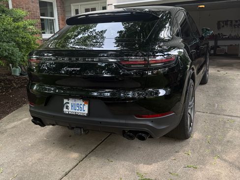Used 2020 Porsche Cayenne AWD/4WD image 5