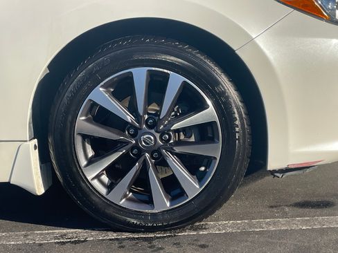 Used 2016 Nissan Altima 2.5 SL w/ 2.5 Technology Package image 8