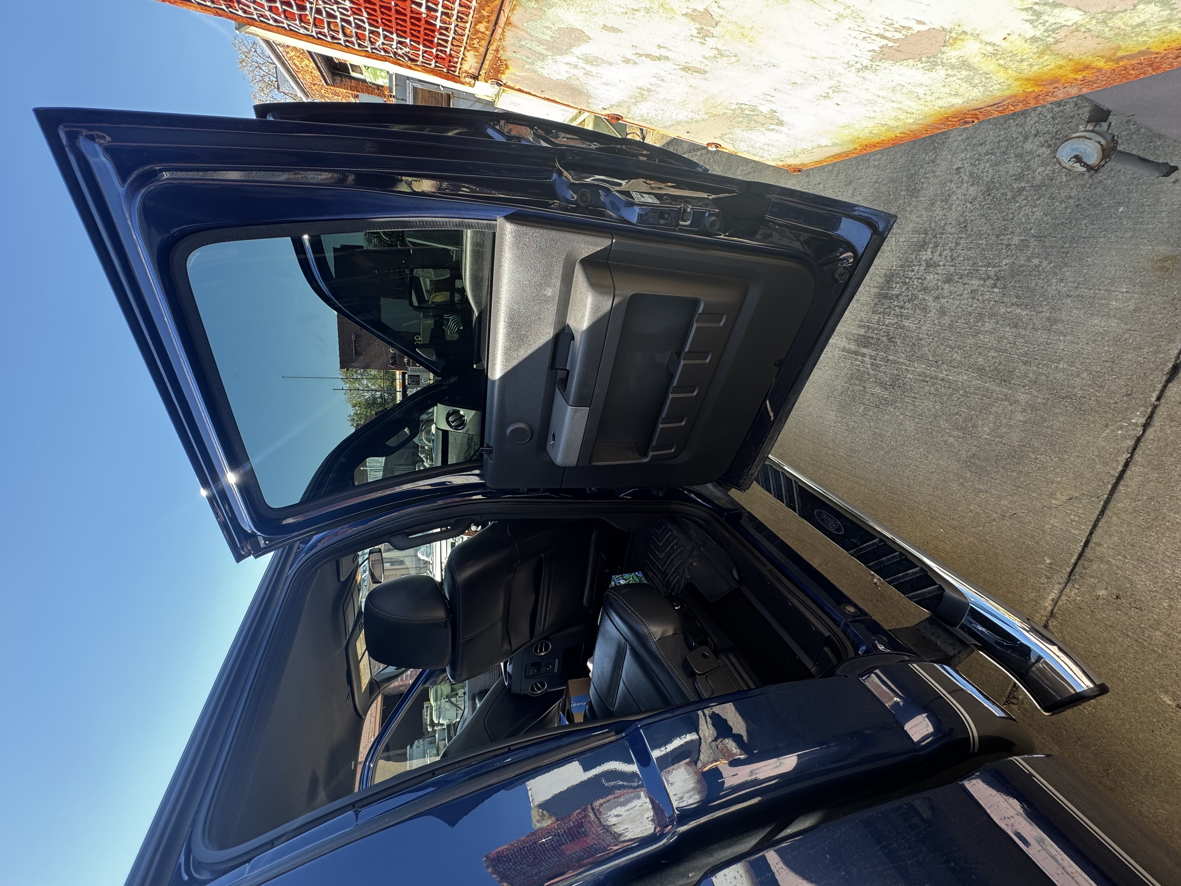 Used 2011 Ford F250 Lariat w/ Lariat Interior Pkg AWD/4WD image 12